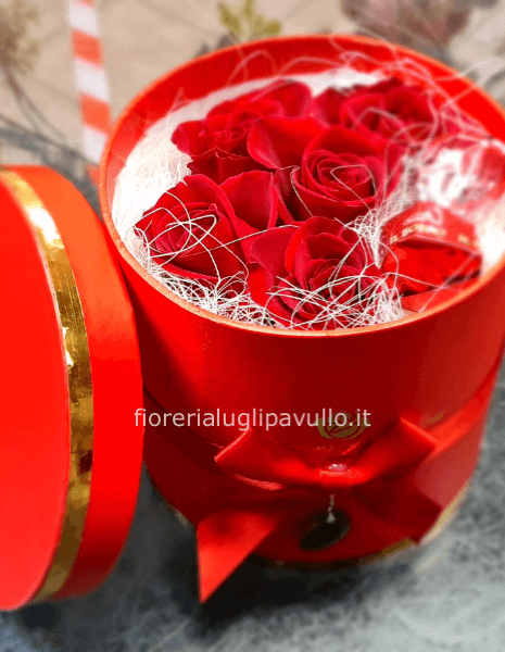 flowers box con all'interno rose o/e altri fiori