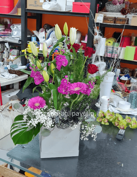 composizione in flowers box