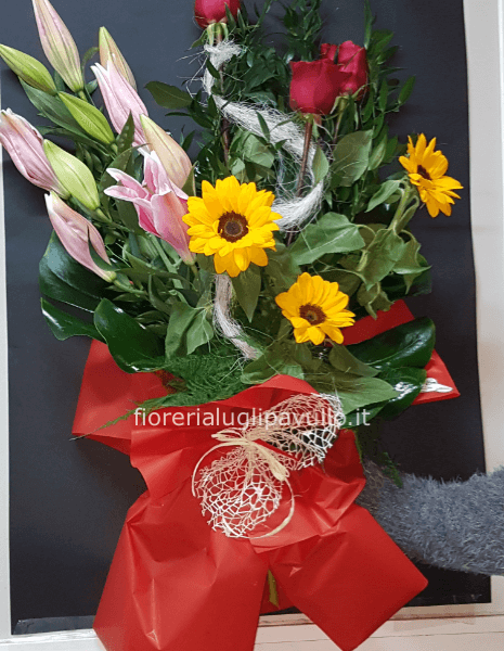 mazzo fascio di girasoli rose e gigli