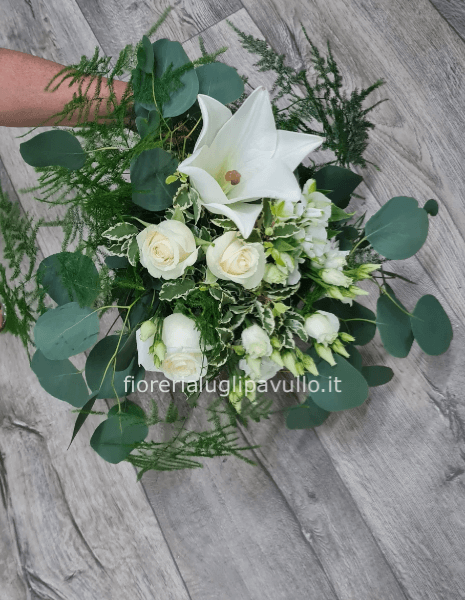 bouquet sul naturale senza incarto con verde medaglia
