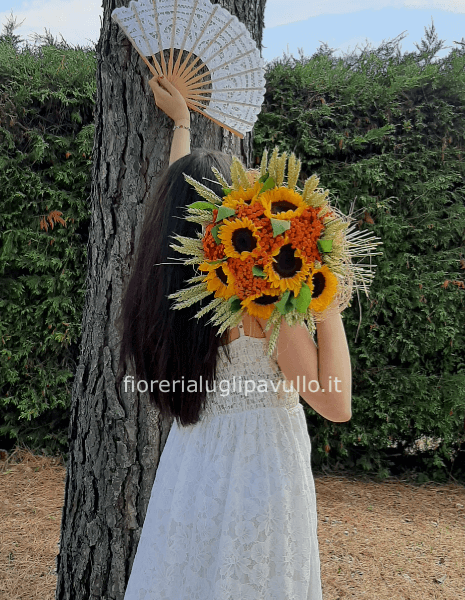 bouquet di girasoli e spighe senza confezione con verde molto fine