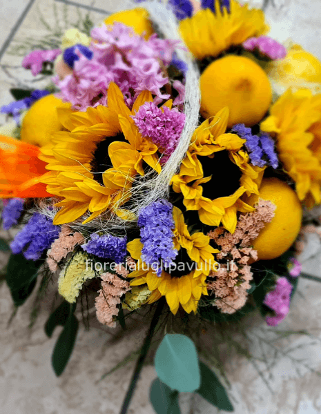 Centrotavola con girasoli e altri fiori (primavera/estate)