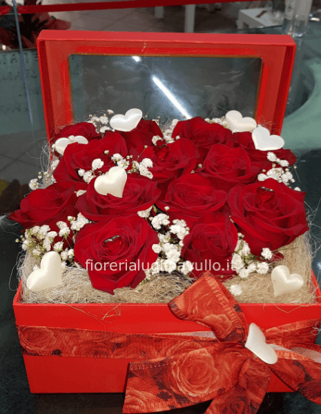 flowers box con rose rosse » Fiori a Pavullo e Serramazzoni