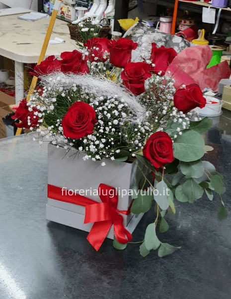 flowers box con rose rosse